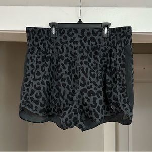 Balance Athletica/ Vitality Breeze Short - King Cheetah Midnight